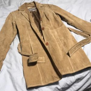 Gorgeous Wilson’s Leather trench coat. Tan, light caramel leather.